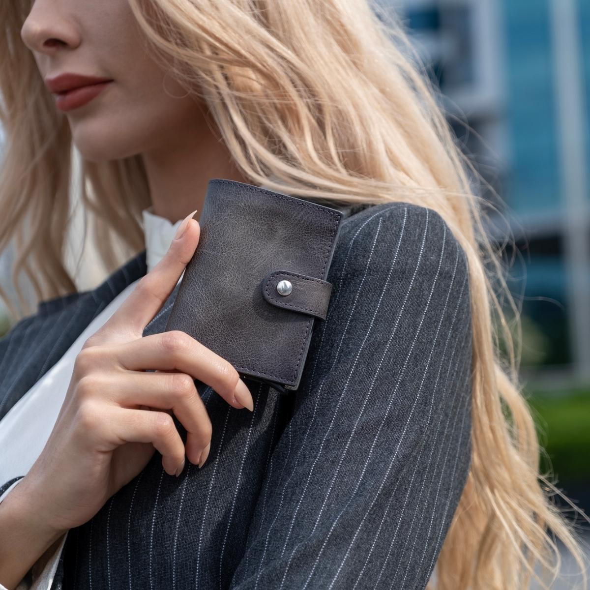 Deri Cüzdanlar : Her Tarza Uygun Seçenekler